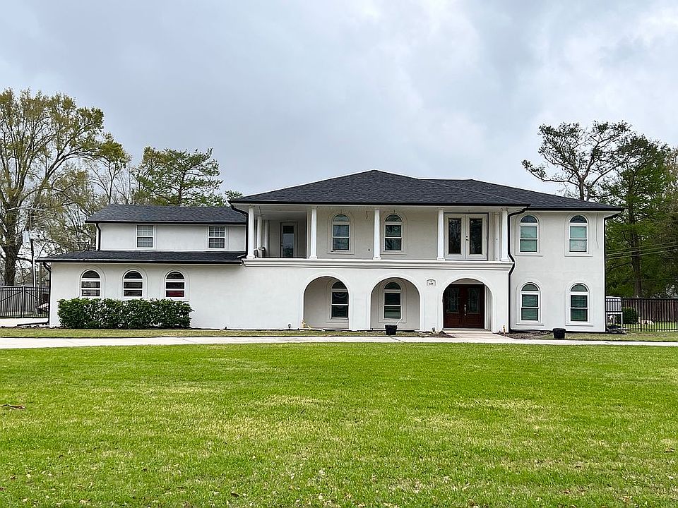 1st image of 105 Victoria Dr