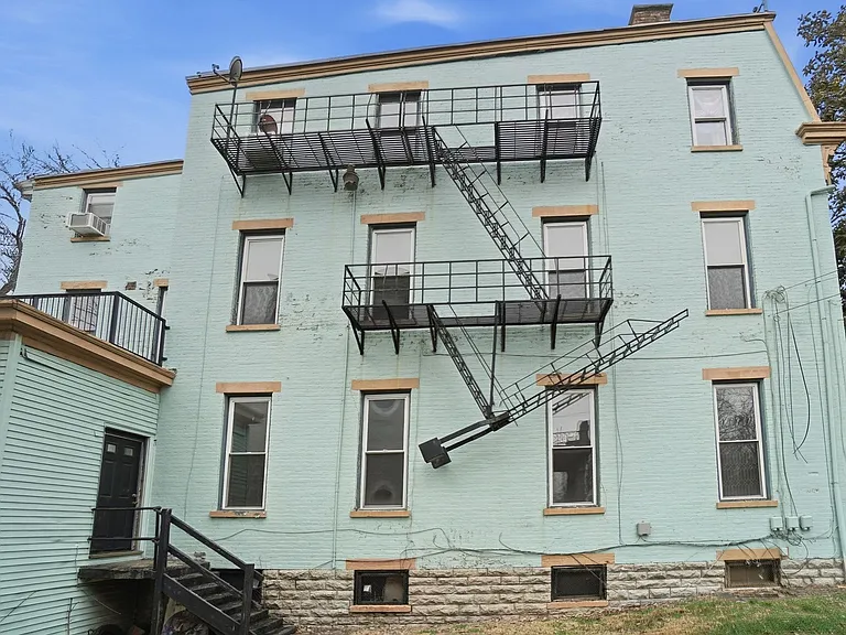 2341 W McMicken Ave — Photo 2