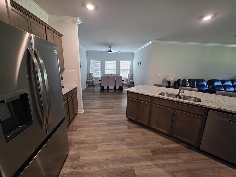 352 Castlepath Dr SW — Photo 15