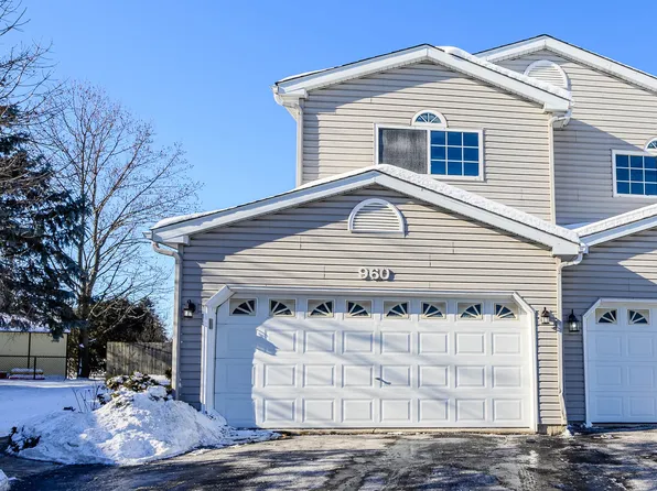960 Apple Ct, Aurora, IL 60505