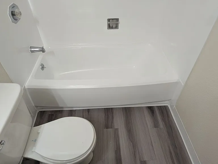 Eastlake Apartments — Photo 71