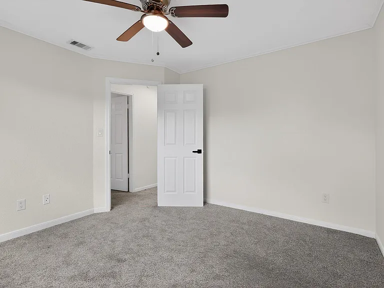 417 W Hillary Cir — Photo 29