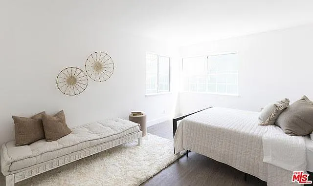 709 W Balboa Blvd — Photo 19