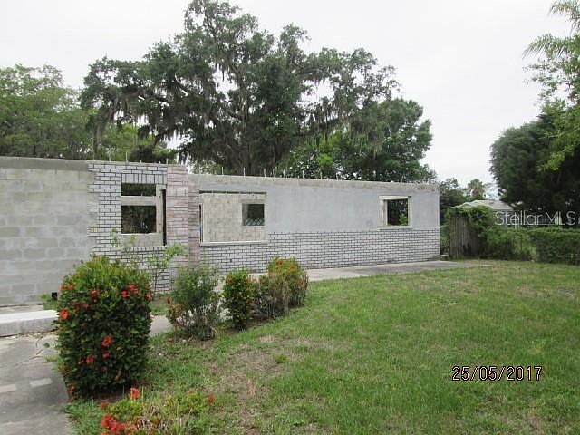 1st image of 1702 13th Ave E