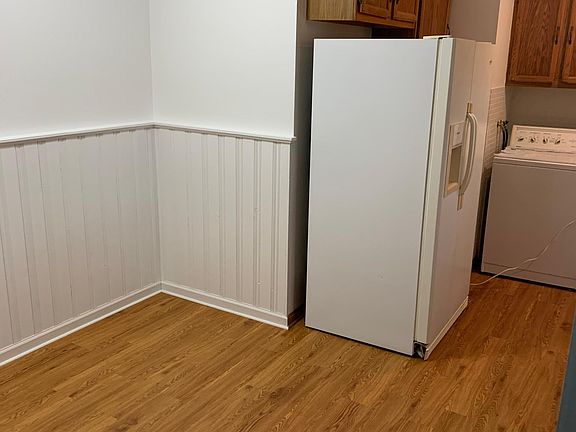 3rd image of 4116 Saint James Dr