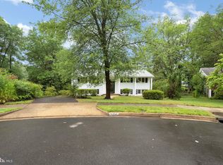 4304 Hillyer St, Fairfax, VA 22032