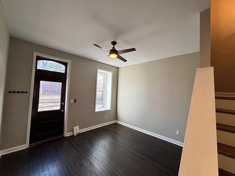 2253 Indiana Ave — Photo 10