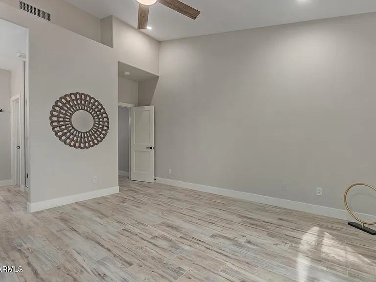 8941 E Maple Dr — Photo 17