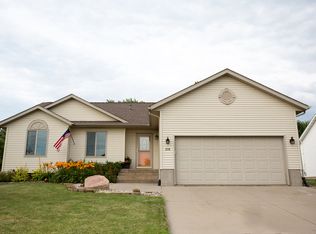 208 Westwood Rd, Williamsburg, IA 52361