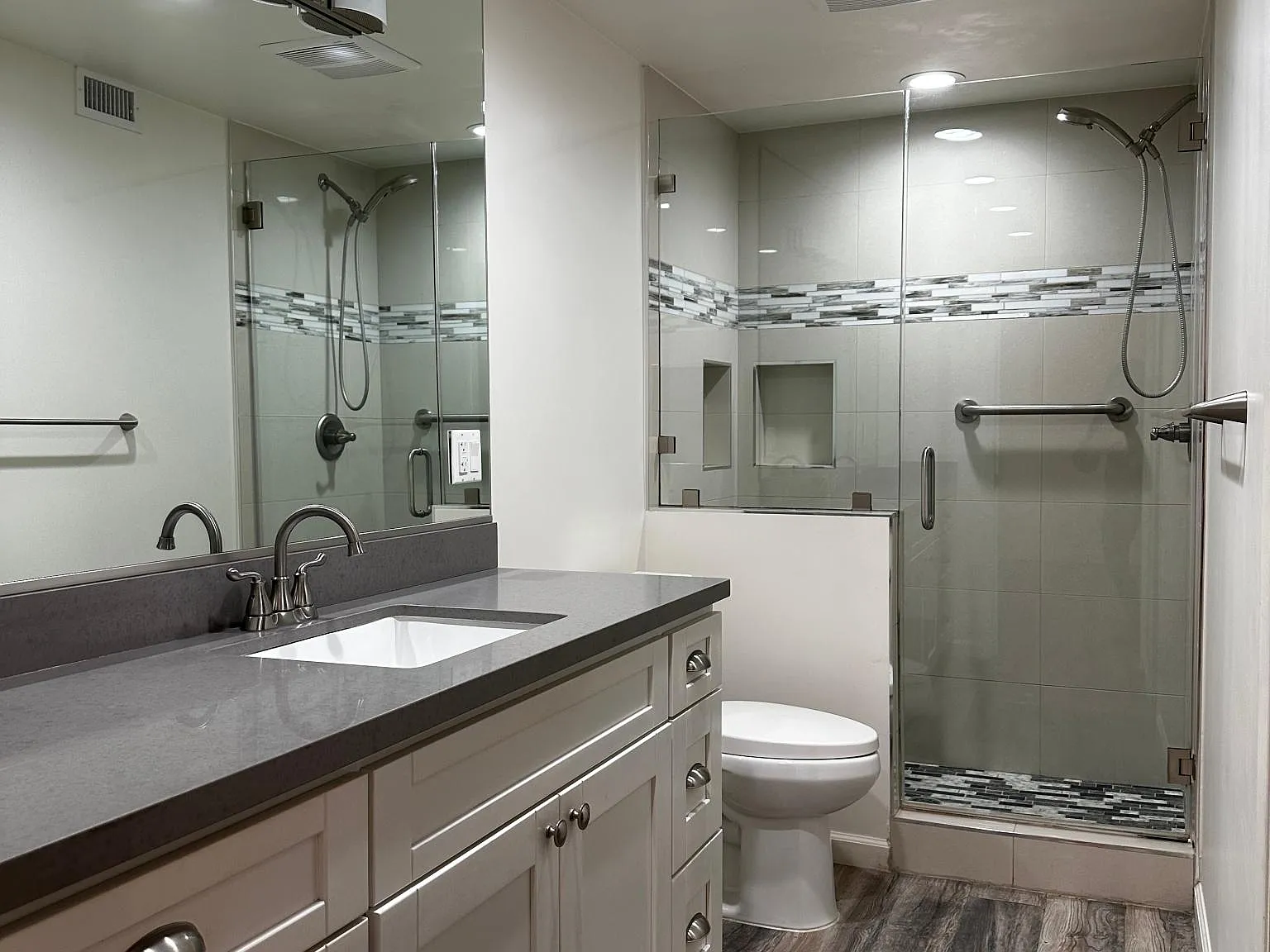 2 bed, 936 sqft, $4,400 — Photo 4