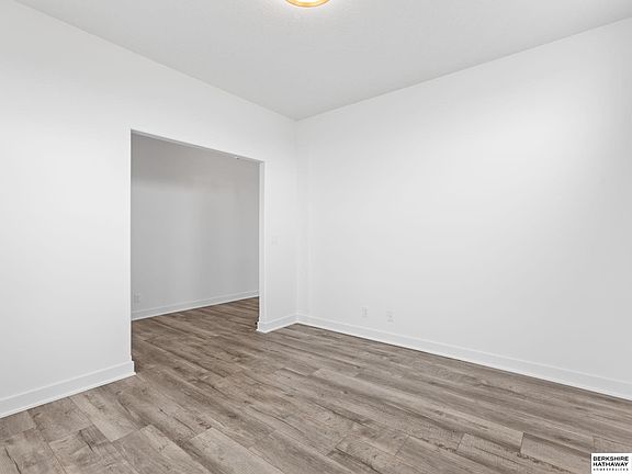 5th image of 10251 Prospect St