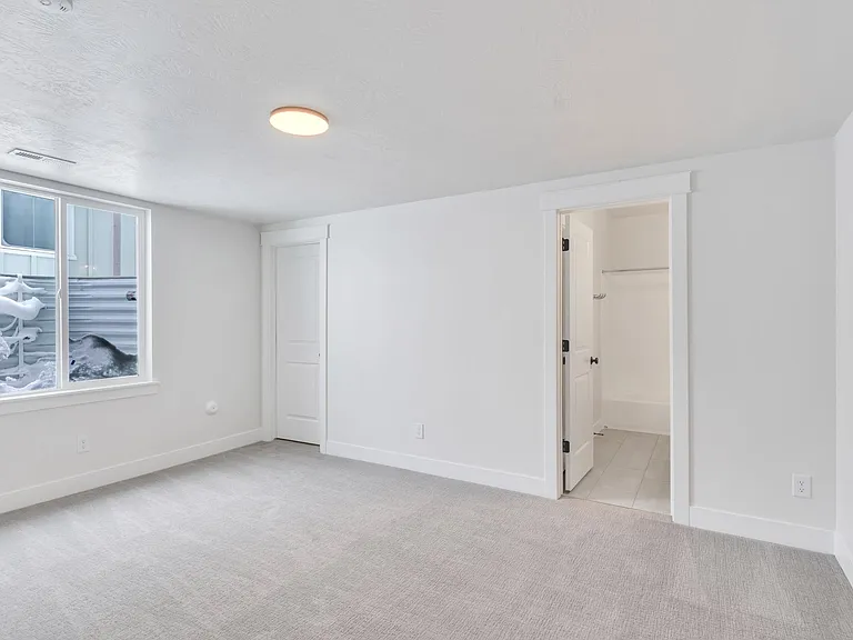 672 W Herald Dr — Photo 33