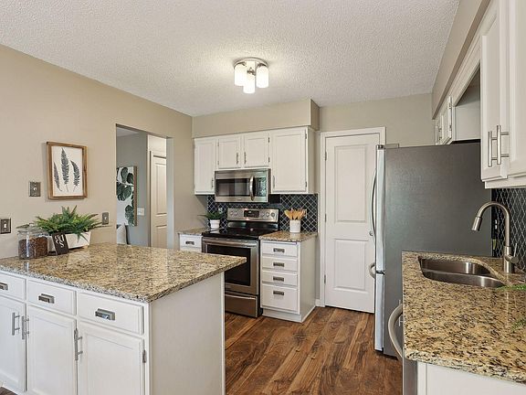 2nd image of 997 Heritage Ct E