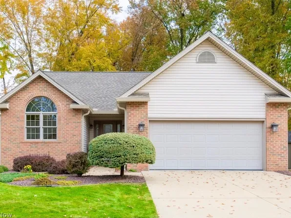 222 Lucretia Ln, Columbiana, OH 44408