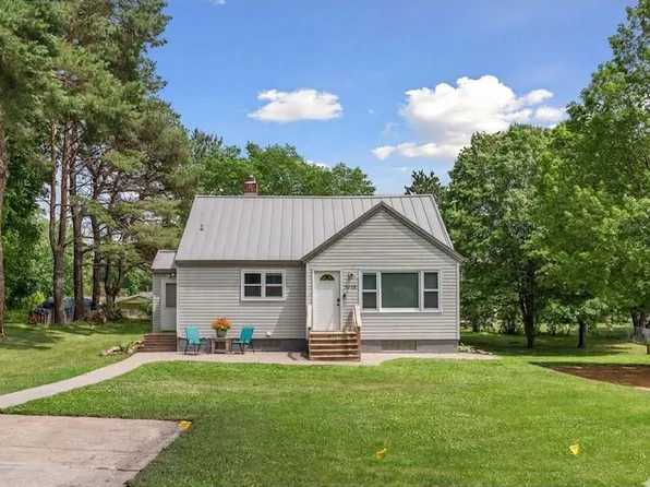 3910 Elmwood St, Vadnais Heights, MN 55127