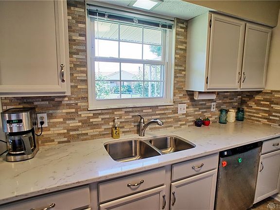 4th image of 1918 Sherwood Forest Dr