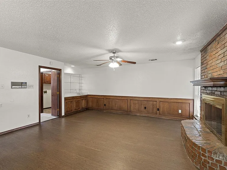 1423 Holveck Dr — Photo 13