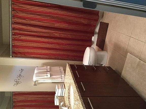 5th image of 3324 Peachtree Rd NE Unit 1807