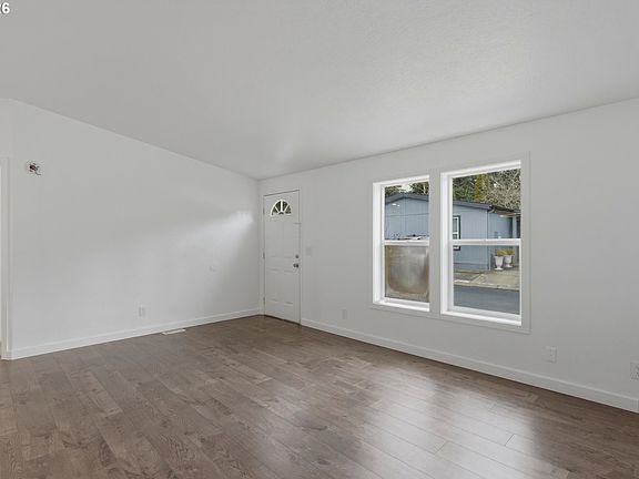 5th image of 12323 SE Holgate Blvd APT 19