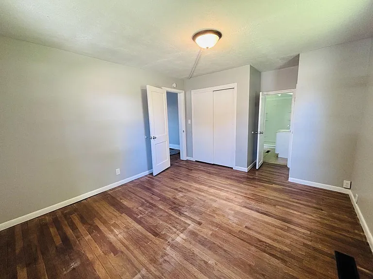 272 S Pearl St — Photo 11