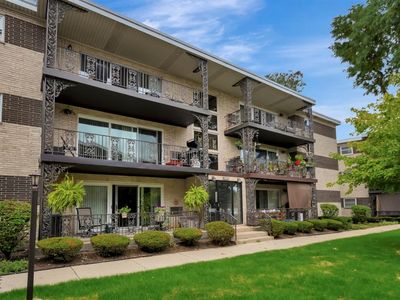 1009 S 8th Ave #8, La Grange, IL, 60525