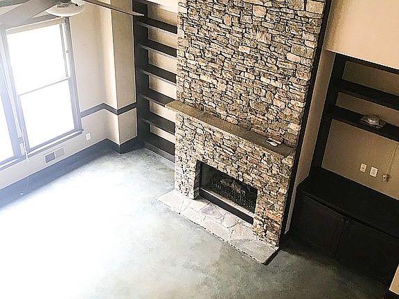 4th image of 250 Woodcreek Ln