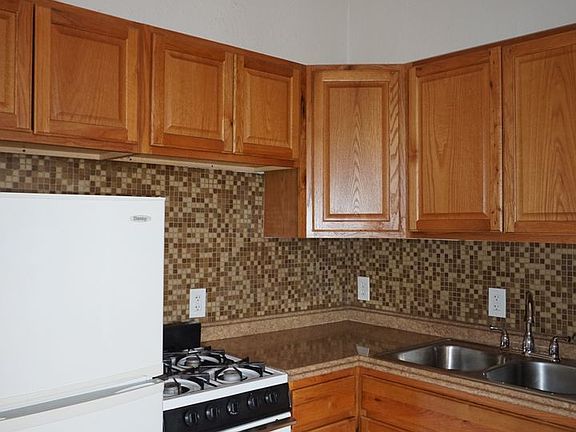 4th image of 2820 1st Ave S APT 20