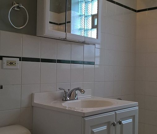 5th image of 7543 S Kingston Ave APT 2B