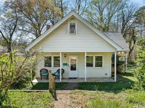 2211 S Hawthorne Rd, Winston Salem, NC 27103