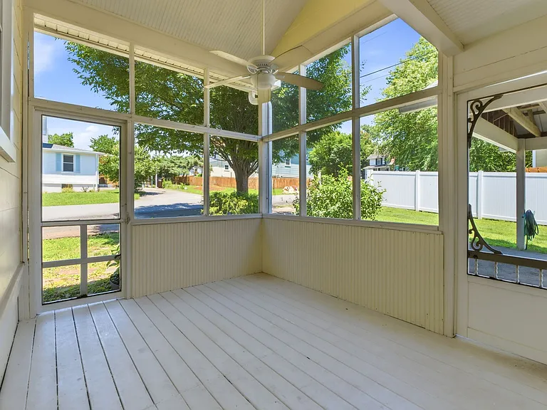 1301 Clarke St — Photo 21
