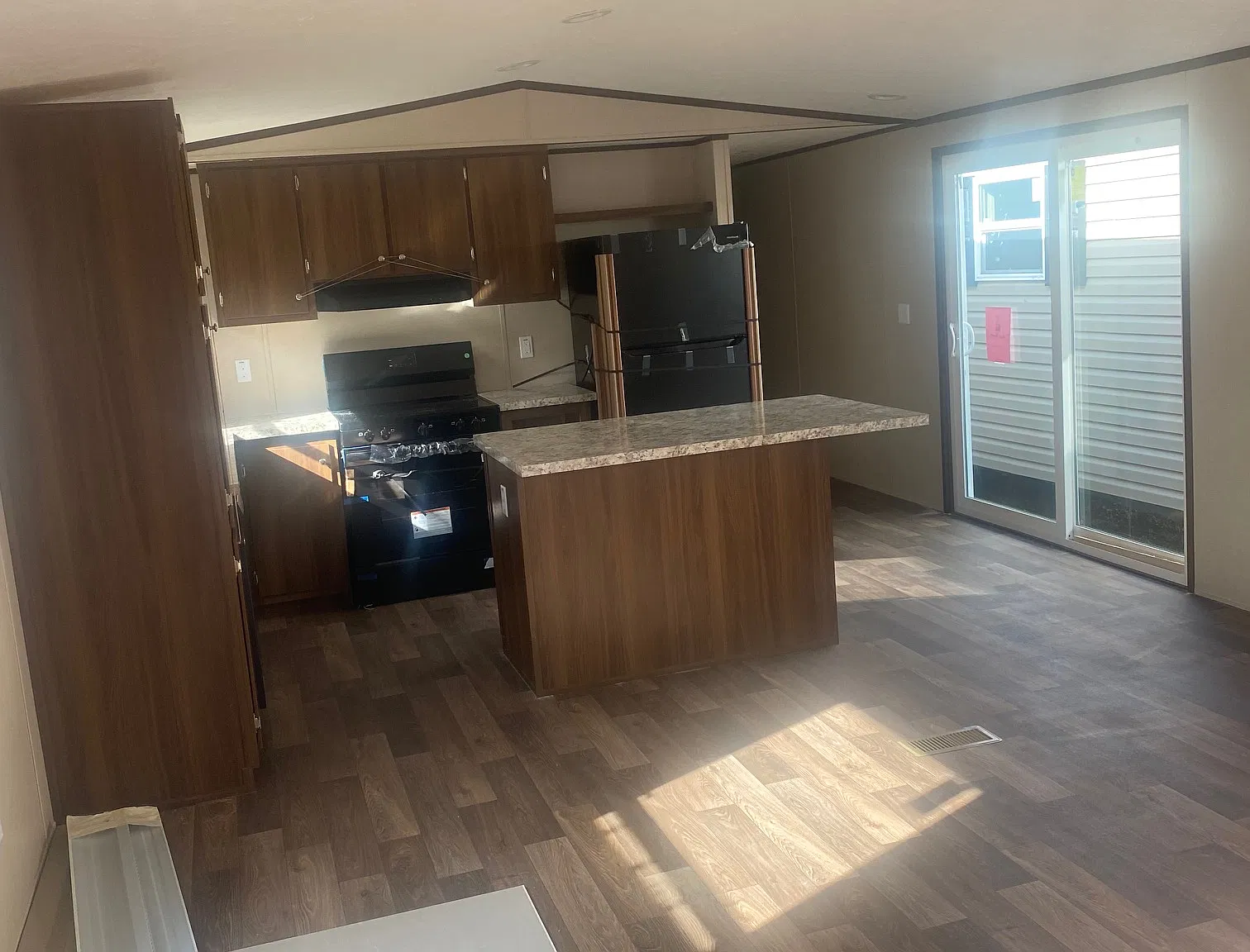 693 Cobb Rd — Photo 1