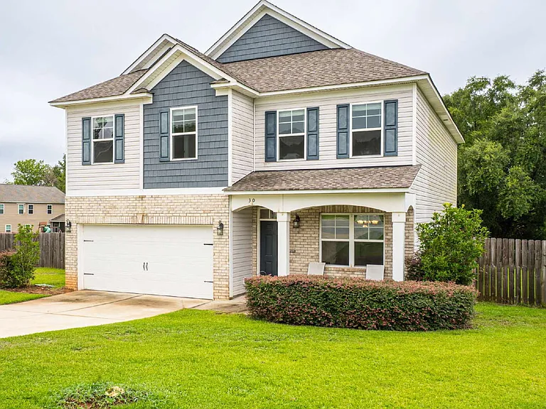30 Ellis Cir — Photo 2