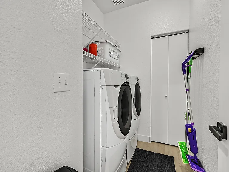 9825 Garamound Ave — Photo 14