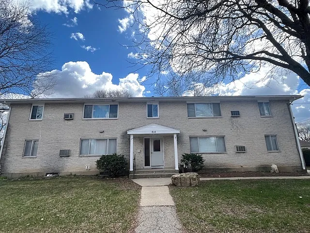 806-822 Mayfair Avenue — Photo 4