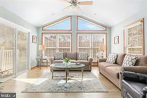 1 Iris Pl — Photo 7