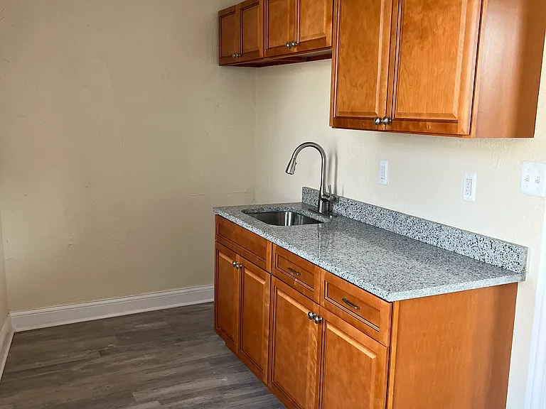 15771 Mack Ave — Photo 4