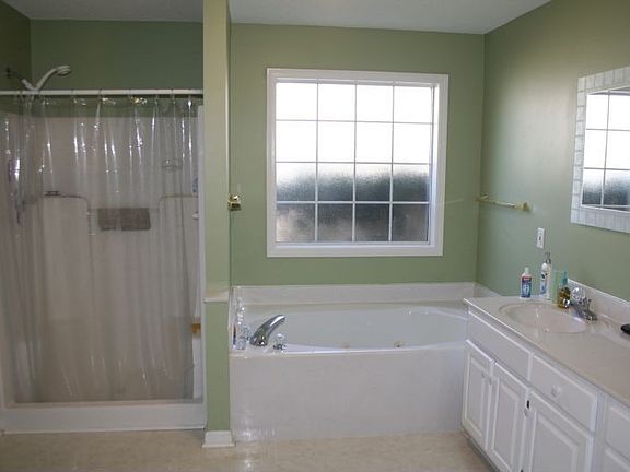 4th image of 143 Williamstown Dr