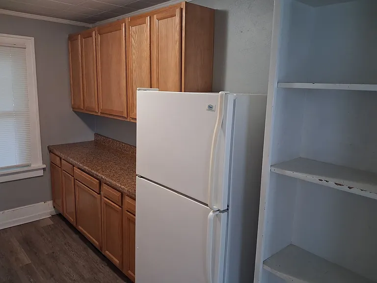 110 S Wilmoth Ave — Photo 6