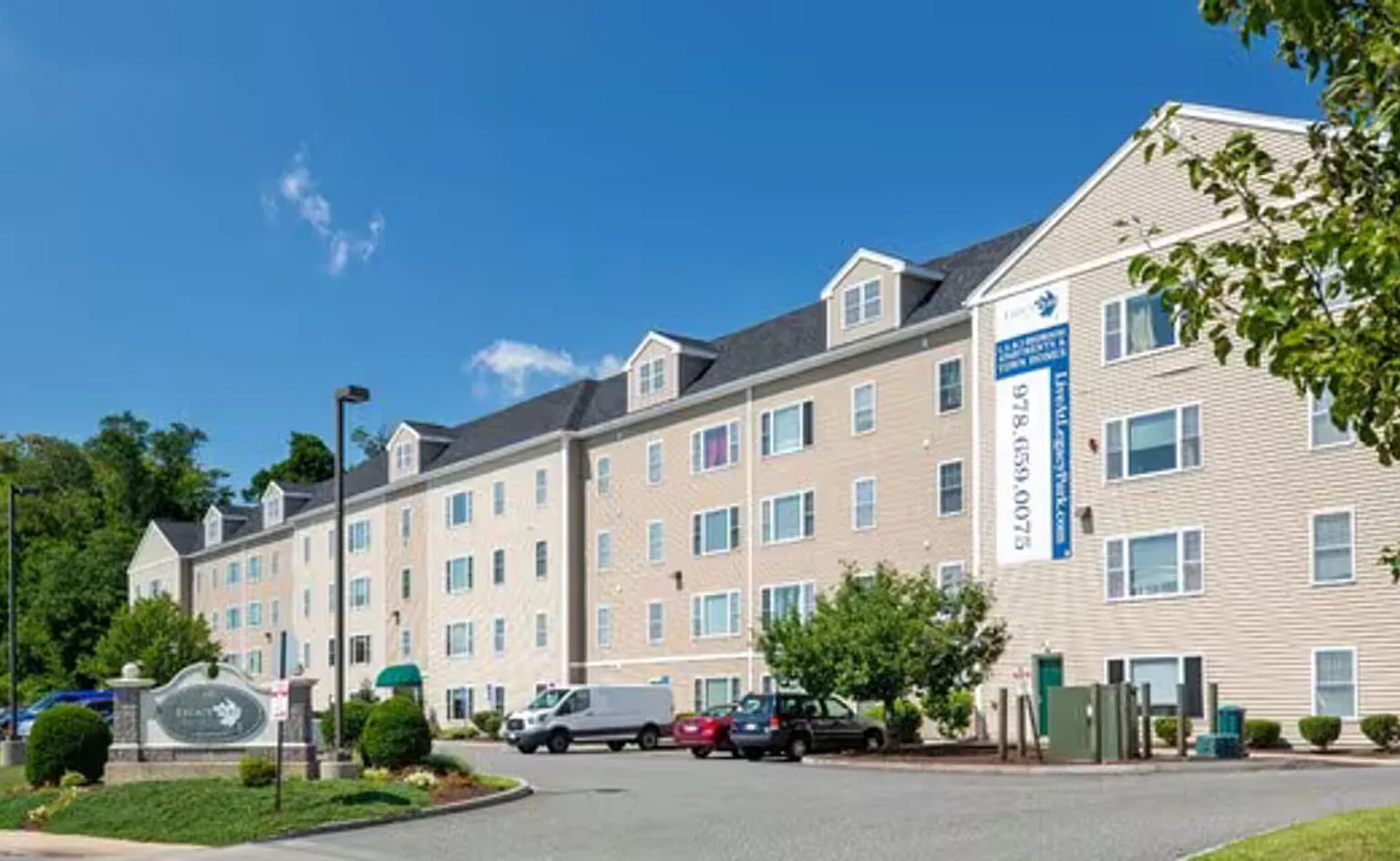 Townhome Available Now! — Photo 4