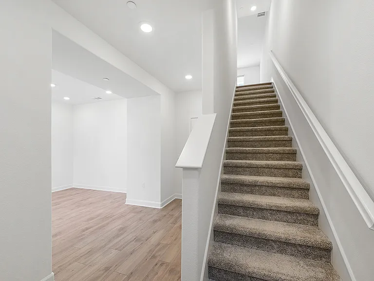842 Kili St #5 — Photo 5