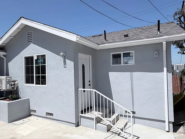 137 Commonwealth Ave — Photo 13