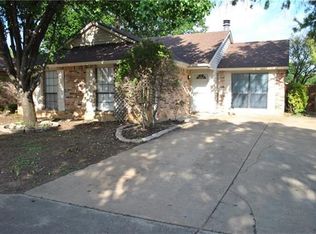 3003 Forest Creek Dr, Fort Worth, TX 76123