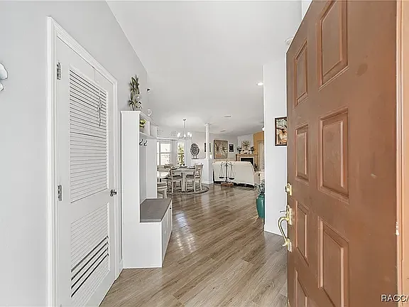 1819 W Nicole Dr — Photo 5