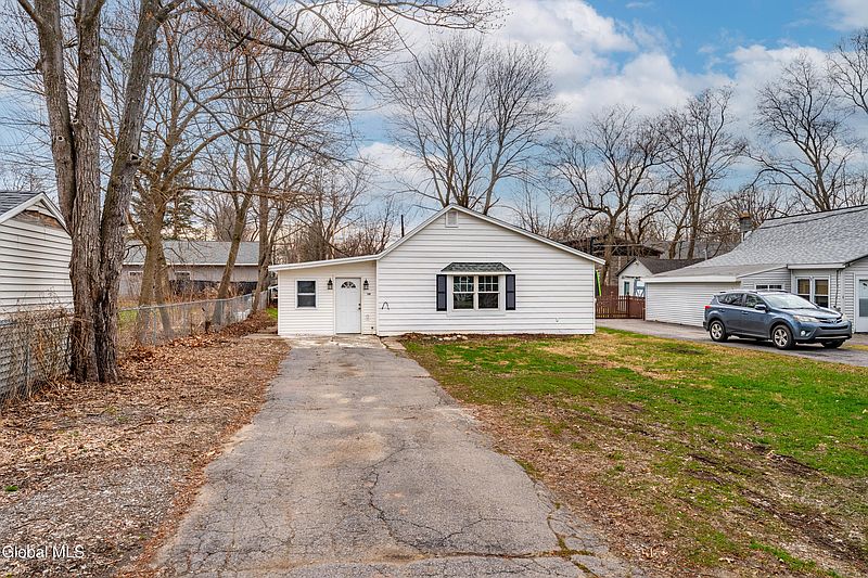 2nd image of 149 Larrabee Road
