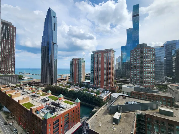 512 N McClurg Ct, Chicago, IL