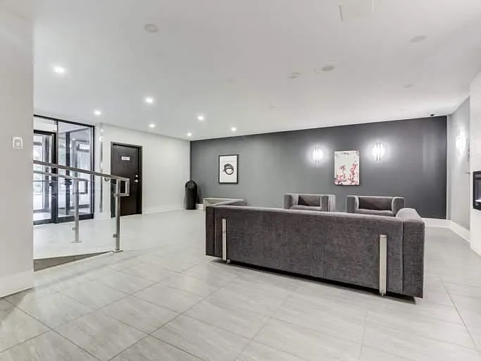 2 Regal Rd — Photo 18