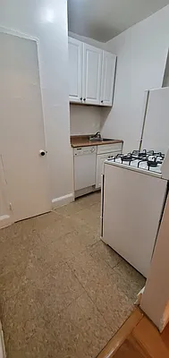 Rented by Manhattan Best Realty, Inc. | media 11