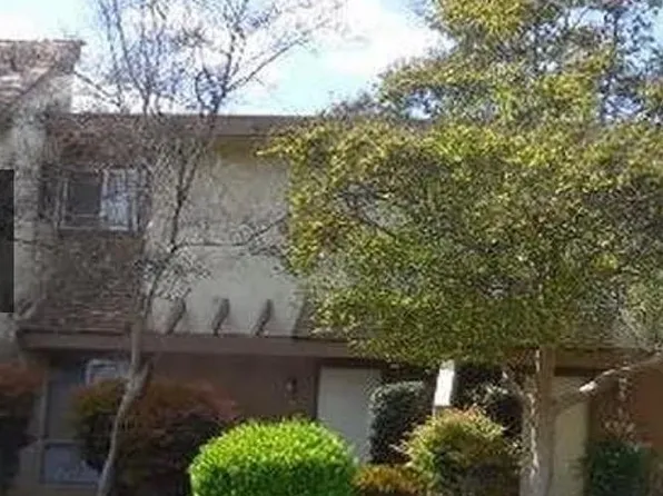 901 Valhalla Dr APT B, Bakersfield, CA 93309