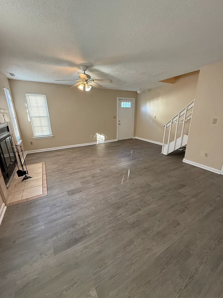 Building Photo - 129 Castilian Dr