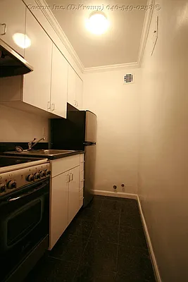 Rented by City Connections Realty | media 3